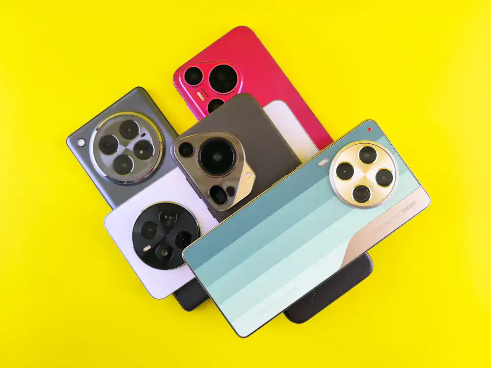 Various mobile devices arranged for hardware compatibility testing